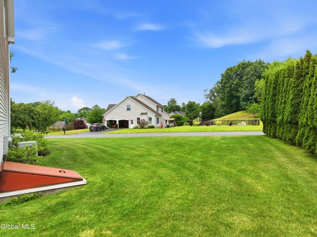 12 Bridget Circle, Colonie, NY 12047