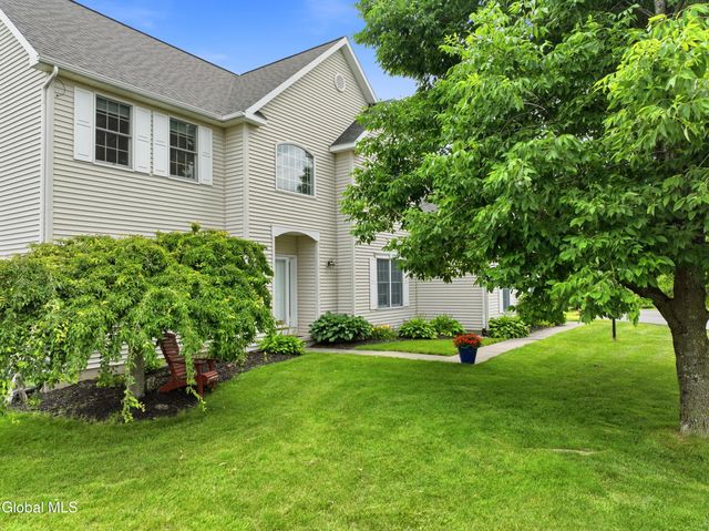 12 Bridget Circle, Colonie, NY 12047