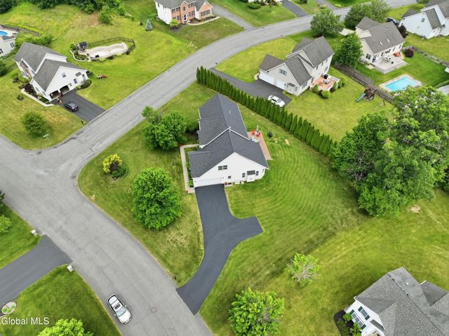 12 Bridget Circle, Colonie, NY 12047