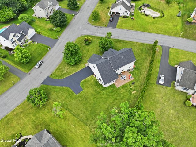 12 Bridget Circle, Colonie, NY 12047