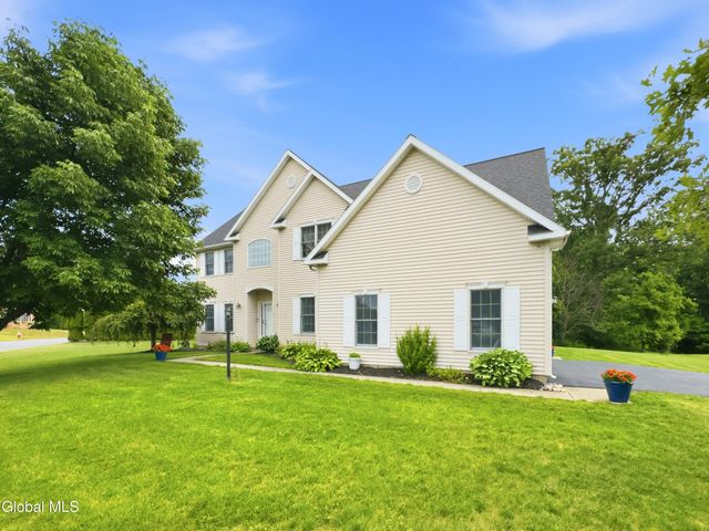 12 Bridget Circle, Colonie, NY 12047