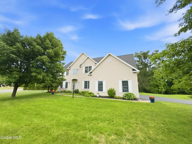 12 Bridget Circle, Colonie, NY 12047