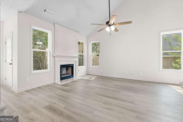 2003 Crestview Way, Woodstock, GA 30188