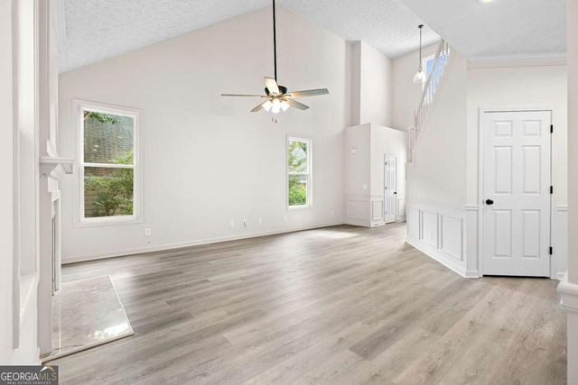 2003 Crestview Way, Woodstock, GA 30188