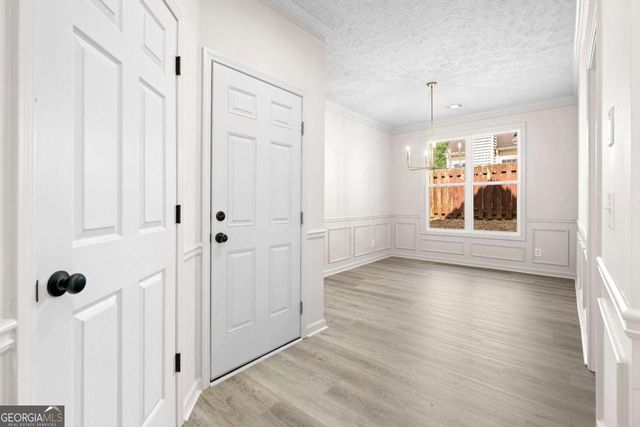 2003 Crestview Way, Woodstock, GA 30188