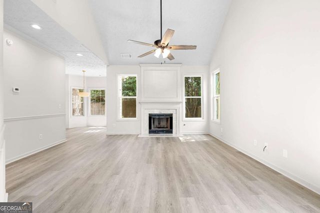 2003 Crestview Way, Woodstock, GA 30188