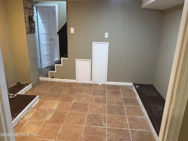 3173 ST AUGUSTINE Road, Jacksonville, FL 32207