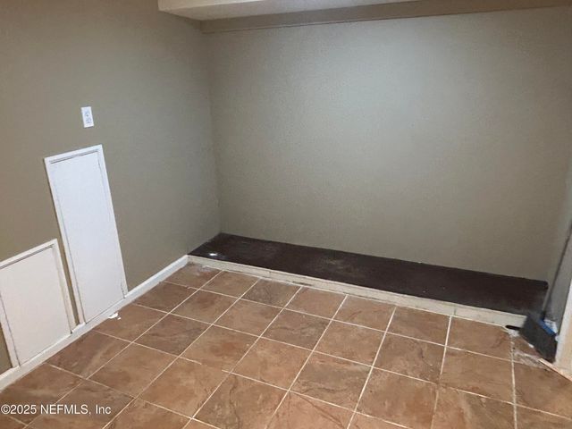 3173 ST AUGUSTINE Road, Jacksonville, FL 32207