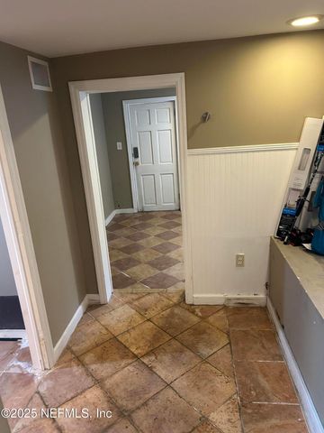 3173 ST AUGUSTINE Road, Jacksonville, FL 32207