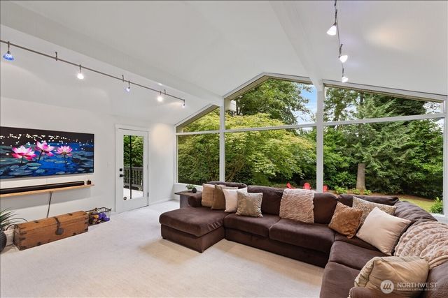 26415 SE 154th Place, Issaquah, WA 98027