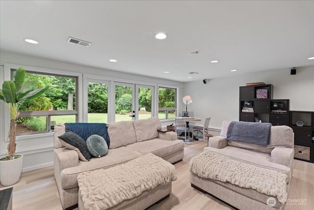 26415 SE 154th Place, Issaquah, WA 98027