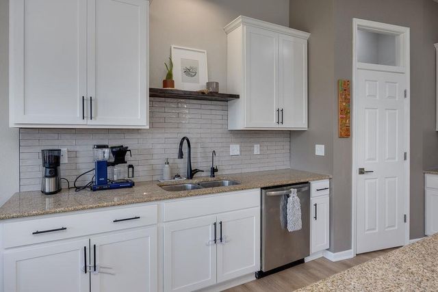 931 Margarets Way, Belleville, WI 53508