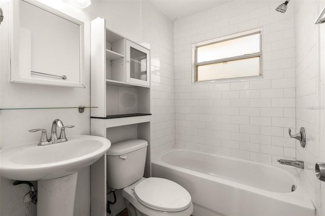 880 42ND STREET N, St Petersburg, FL 33713