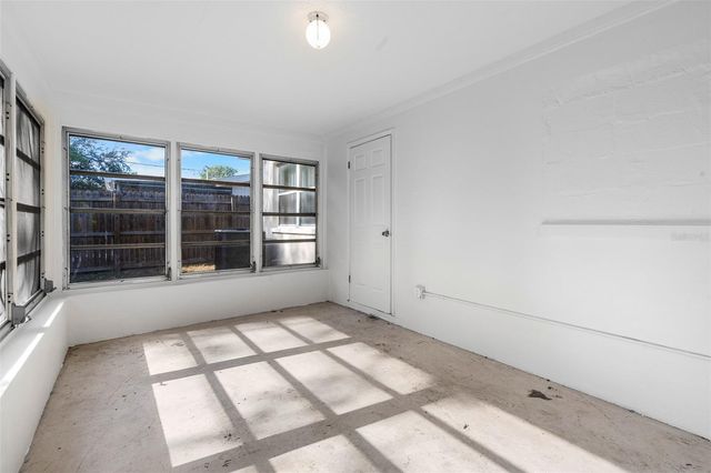 880 42ND STREET N, St Petersburg, FL 33713