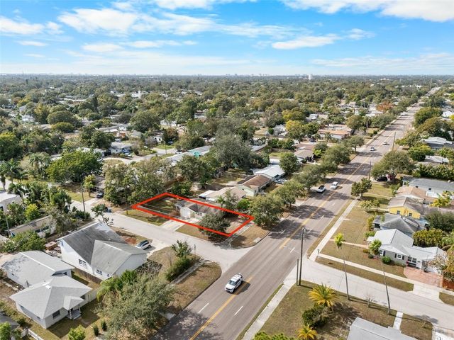 880 42ND STREET N, St Petersburg, FL 33713