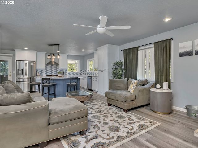 1129 Nw CONNELL Ave, Hillsboro, OR 97124