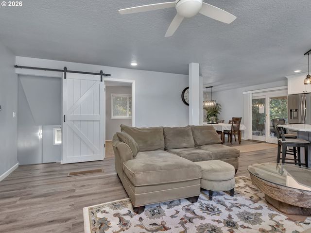 1129 Nw CONNELL Ave, Hillsboro, OR 97124