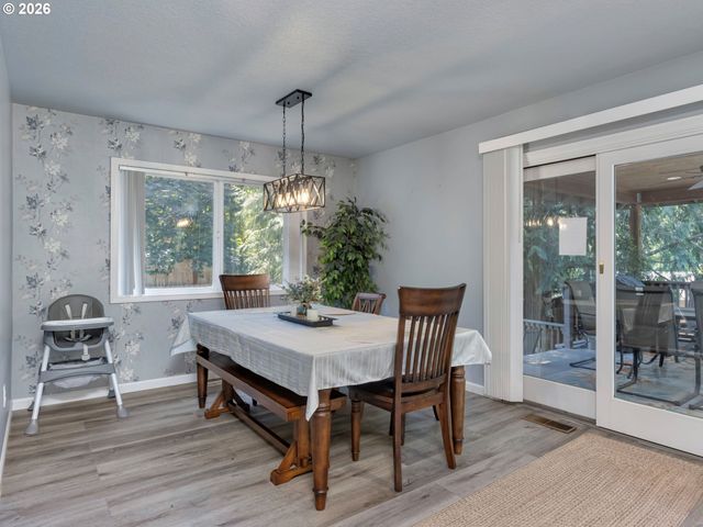 1129 Nw CONNELL Ave, Hillsboro, OR 97124