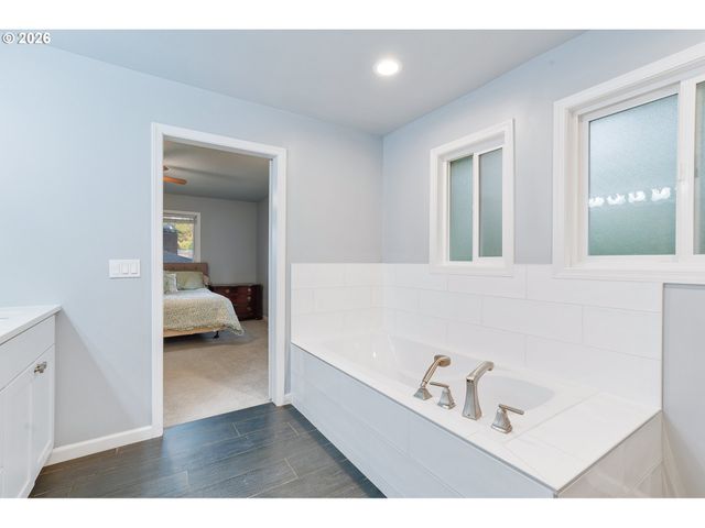 1129 Nw CONNELL Ave, Hillsboro, OR 97124