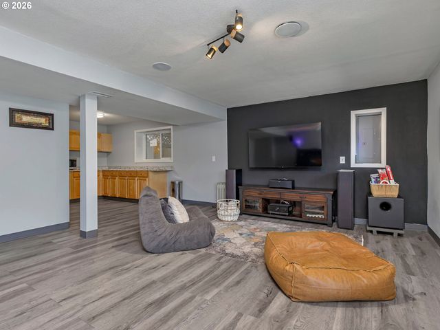 1129 Nw CONNELL Ave, Hillsboro, OR 97124