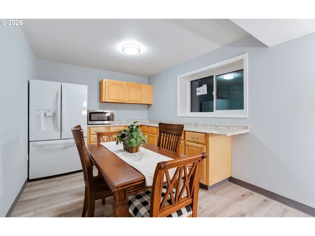 1129 Nw CONNELL Ave, Hillsboro, OR 97124