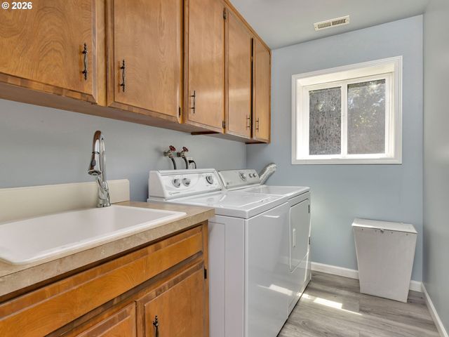 1129 Nw CONNELL Ave, Hillsboro, OR 97124