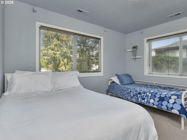 1129 Nw CONNELL Ave, Hillsboro, OR 97124
