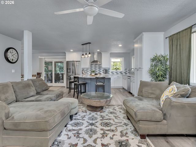 1129 Nw CONNELL Ave, Hillsboro, OR 97124