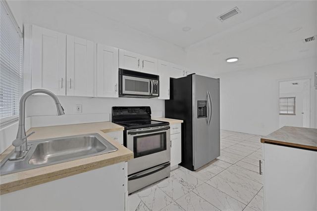1114 NW 39th Street, Miami, FL 33127