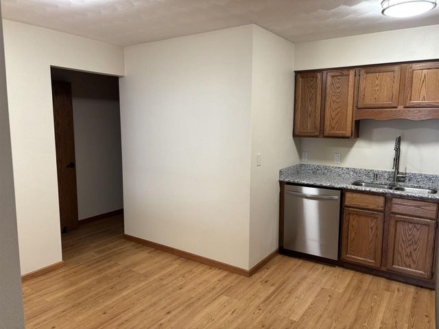 1424 Dayton Drive, Janesville, WI 53545