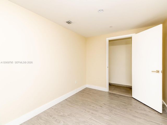 1080 Brickell Avenue 2206, Miami, FL 33131