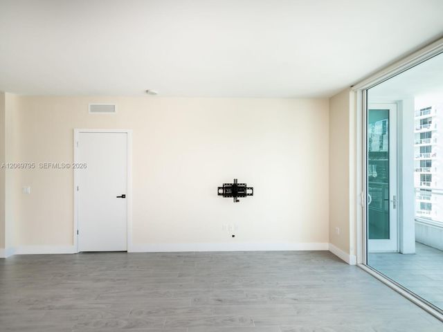1080 Brickell Avenue 2206, Miami, FL 33131