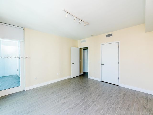 1080 Brickell Avenue 2206, Miami, FL 33131