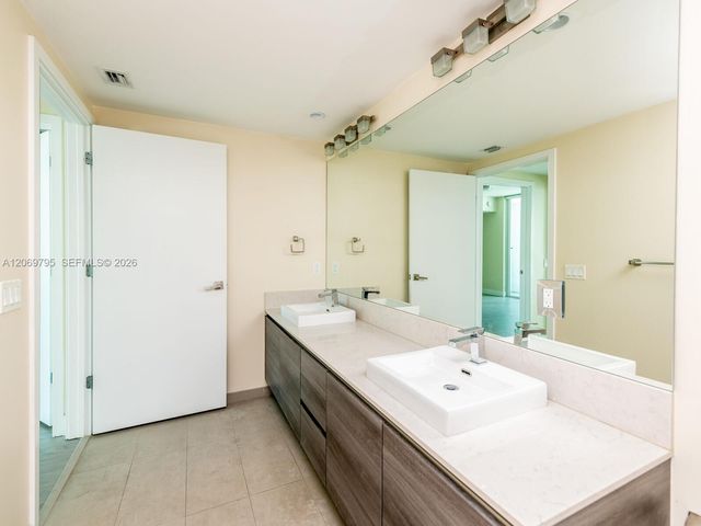1080 Brickell Avenue 2206, Miami, FL 33131