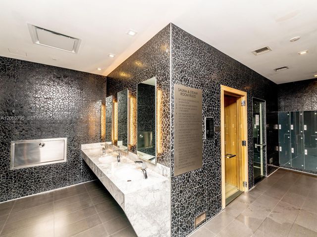 1080 Brickell Avenue 2206, Miami, FL 33131
