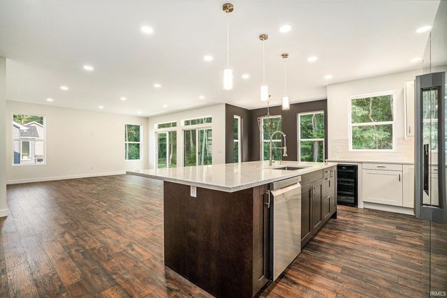 2583 Timberstone Drive, Elkhart, IN 46516