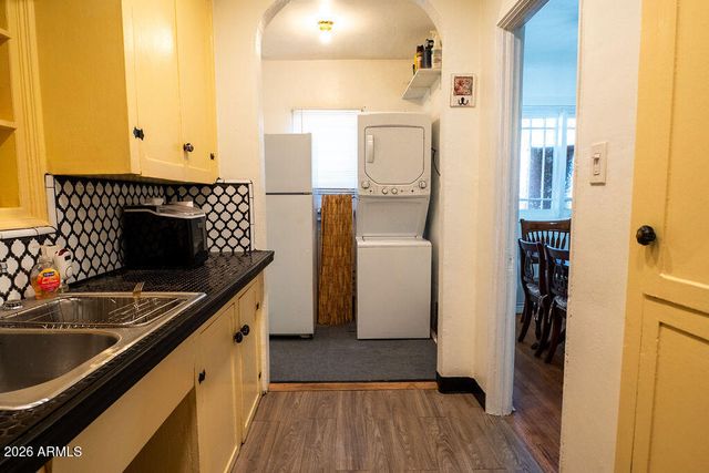 1826 N 11TH Street, Phoenix, AZ 85006