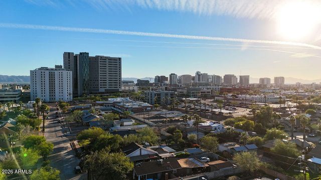 1826 N 11TH Street, Phoenix, AZ 85006