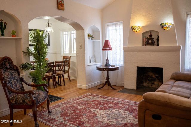 1826 N 11TH Street, Phoenix, AZ 85006