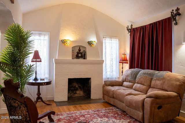 1826 N 11TH Street, Phoenix, AZ 85006