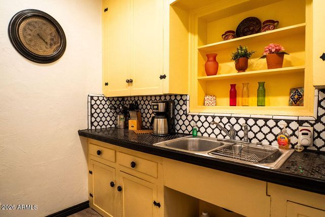 1826 N 11TH Street, Phoenix, AZ 85006