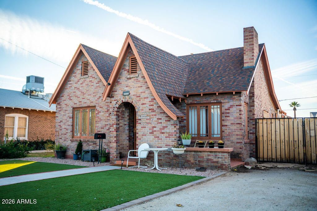 1826 N 11TH Street, Phoenix, AZ 85006