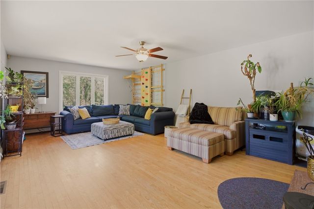 123 Progress Avenue, East Providence, RI 02915