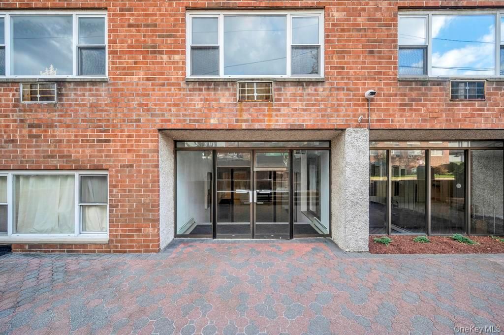 101 Lincoln Avenue 1f, Mineola, NY 11501