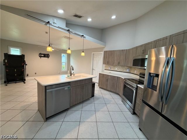 3628 Kent DR, Naples, FL 34112
