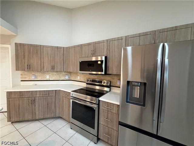 3628 Kent DR, Naples, FL 34112