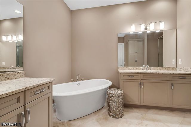 7825 Hawthorne DR 2104, Naples, FL 34113