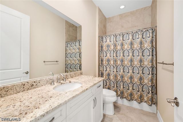 7825 Hawthorne DR 2104, Naples, FL 34113