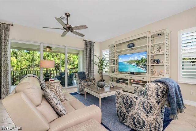 7825 Hawthorne DR 2104, Naples, FL 34113