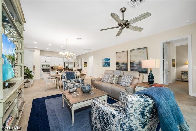 7825 Hawthorne DR 2104, Naples, FL 34113